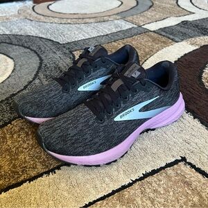 Women’s Brooks Size 8.5